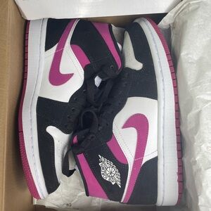 womens air jordan 1 NEW IN BOX!